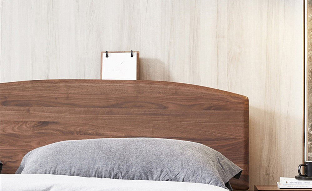Estrutura de cama de plataforma de madeira de nogueira, cama de madeira de nogueira preta com design ondulado