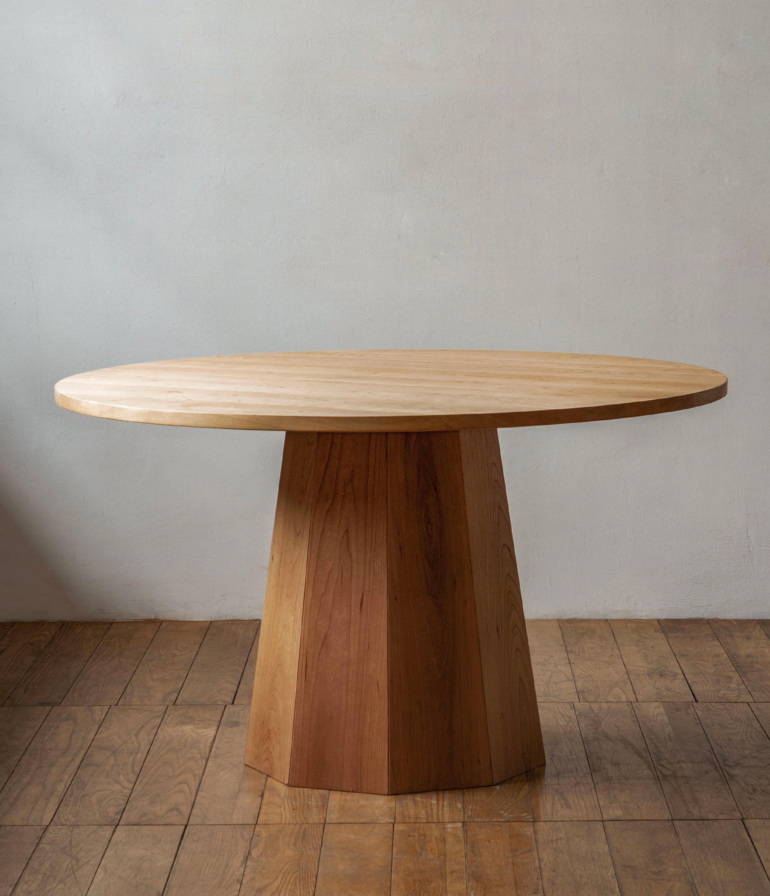 mesa de comedor redonda de madera maciza, cerezo