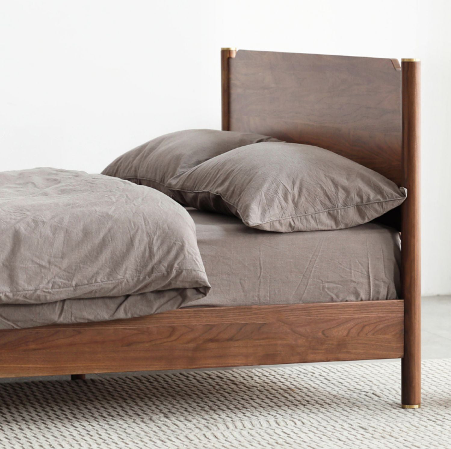 Cama king de madeira maciça de nogueira, cama de fuso de nogueira, cama de madeira de nogueira