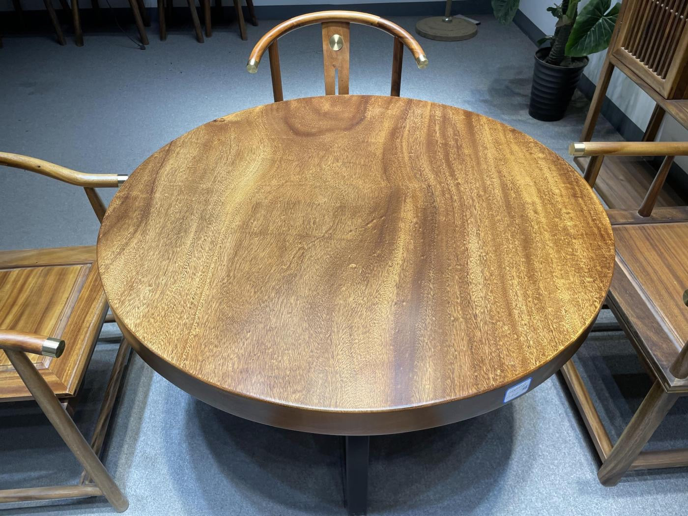 Runder Esstisch aus Holz, runder Couchtisch aus Holz, runder Tisch aus Holz
