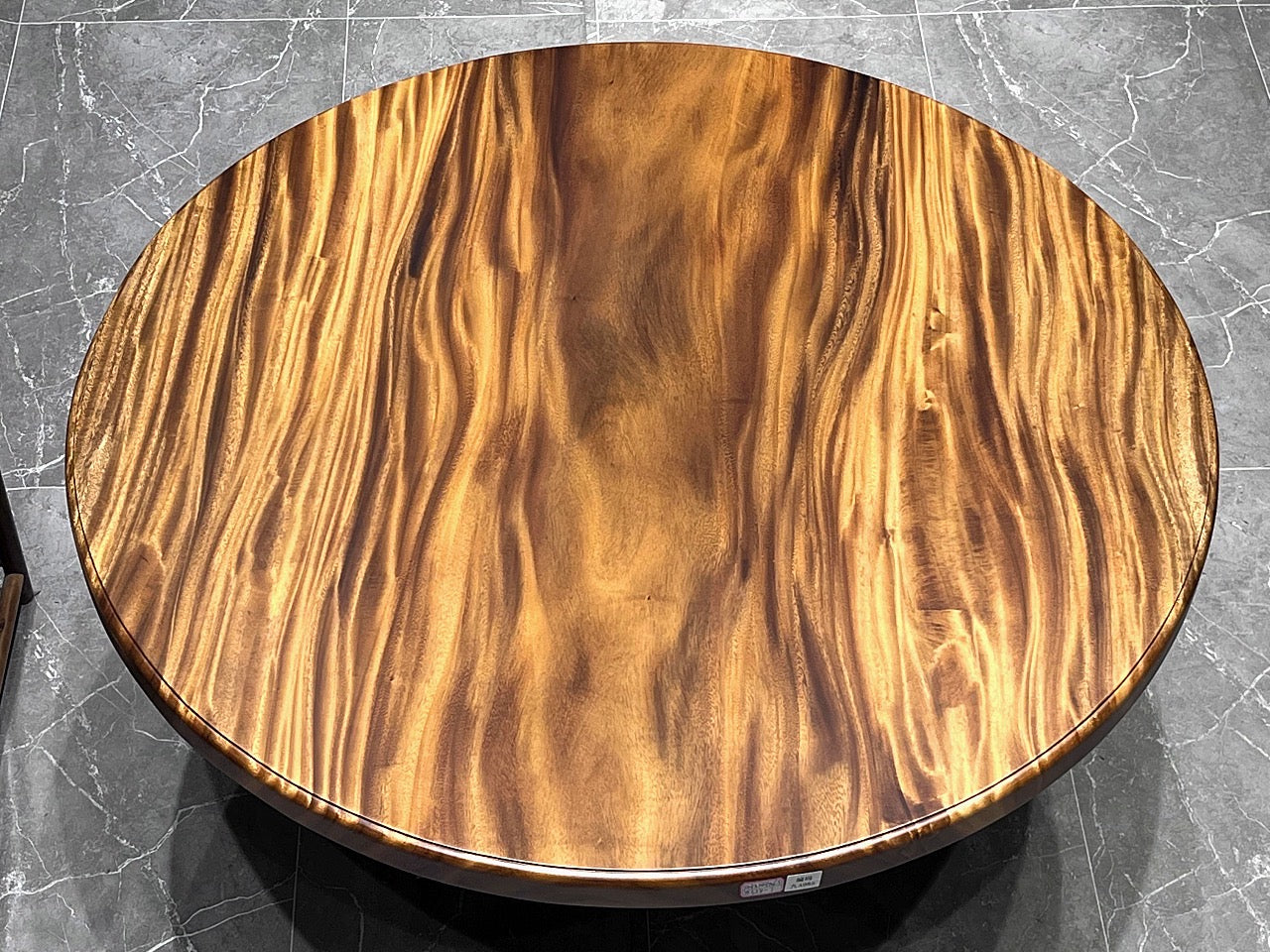 runder Esstisch aus Holz, runder Esstisch aus Holz, runder Esstisch aus Naturholz