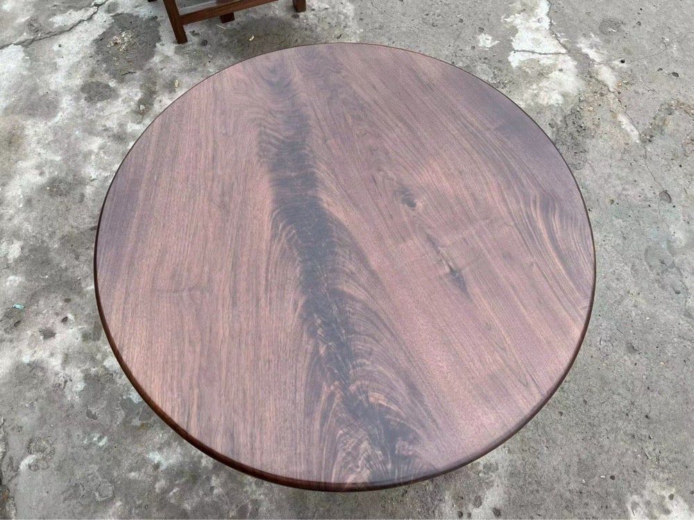 Solid svart valnöt runt bord, ett stycke trä runt bord, trä runt bord och stolar