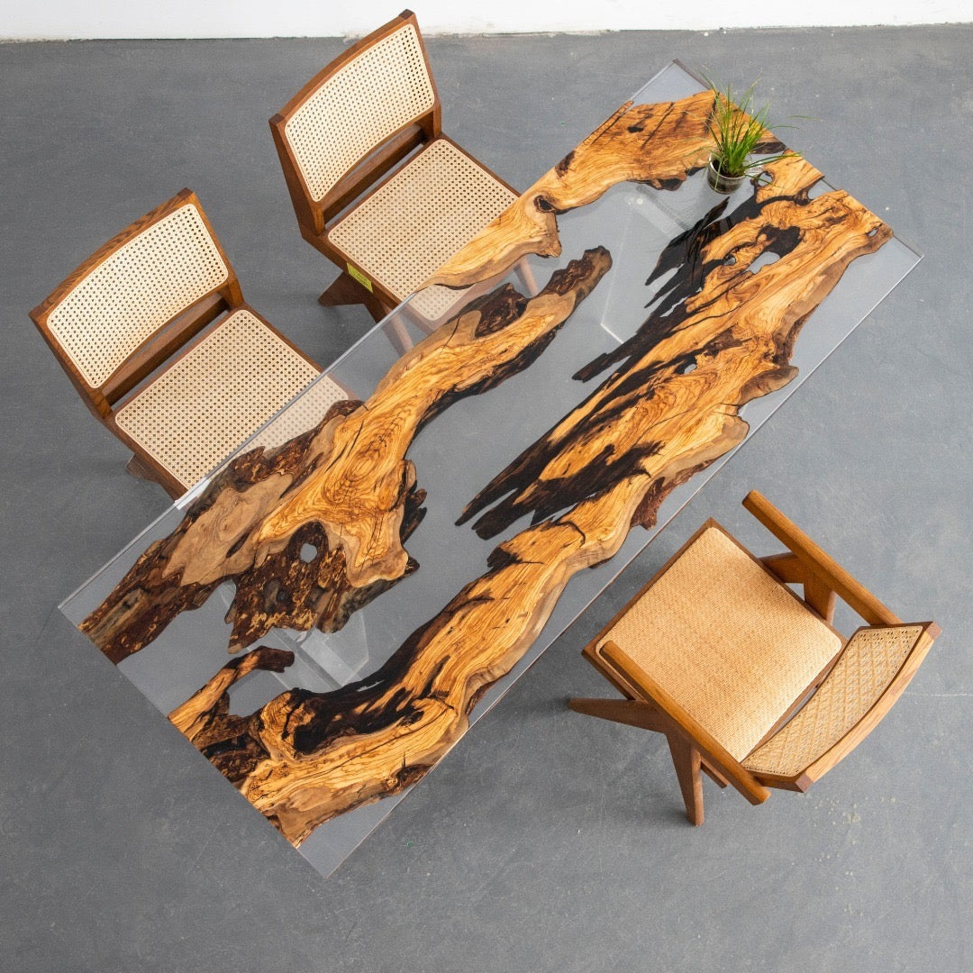 Mesa de rio de borda viva de madeira de oliveira epóxi, mesa de epóxi de madeira de oliveira, mesa de resina de madeira de oliveira