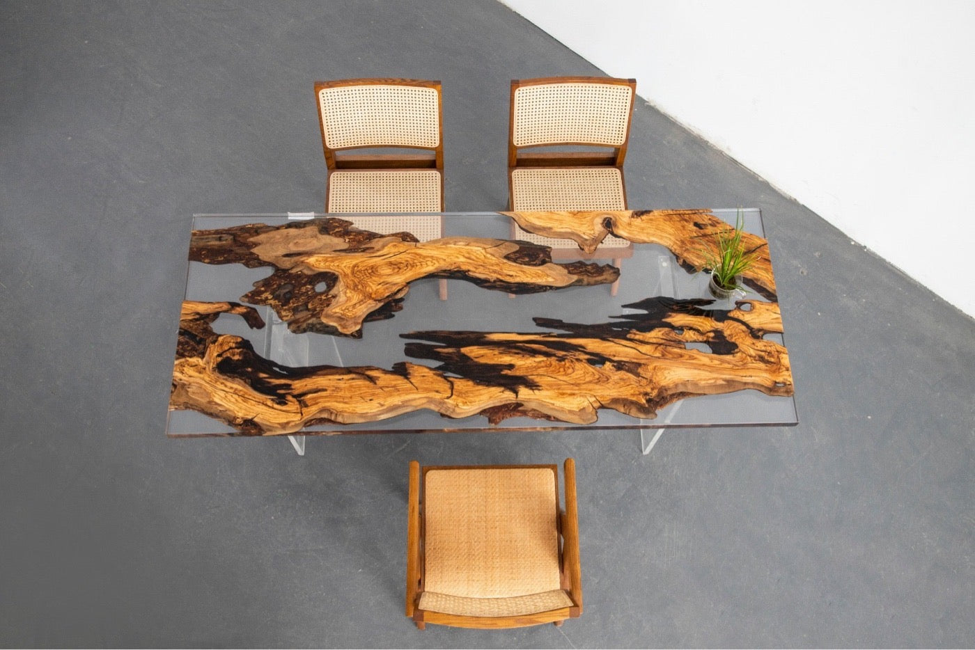 Mesa de río Live Edge de madera de olivo epoxi, mesa epoxi de madera de olivo, mesa de resina de madera de olivo