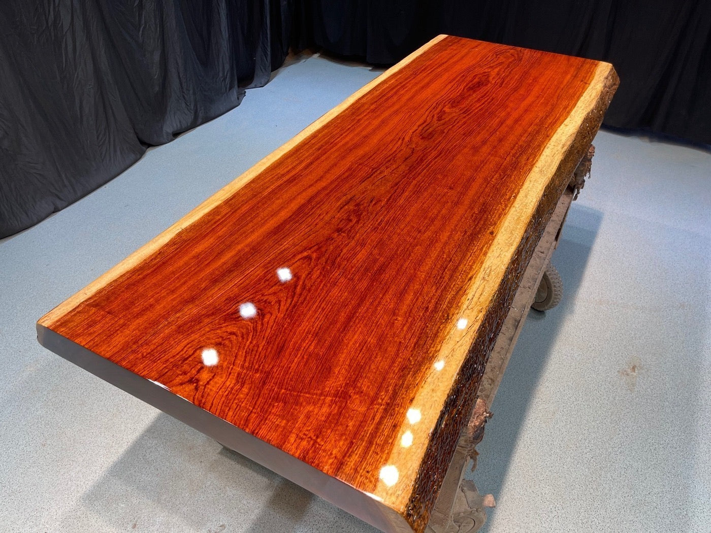 Mesa de jantar de madeira Bubinga, mesa de jantar Live Edge