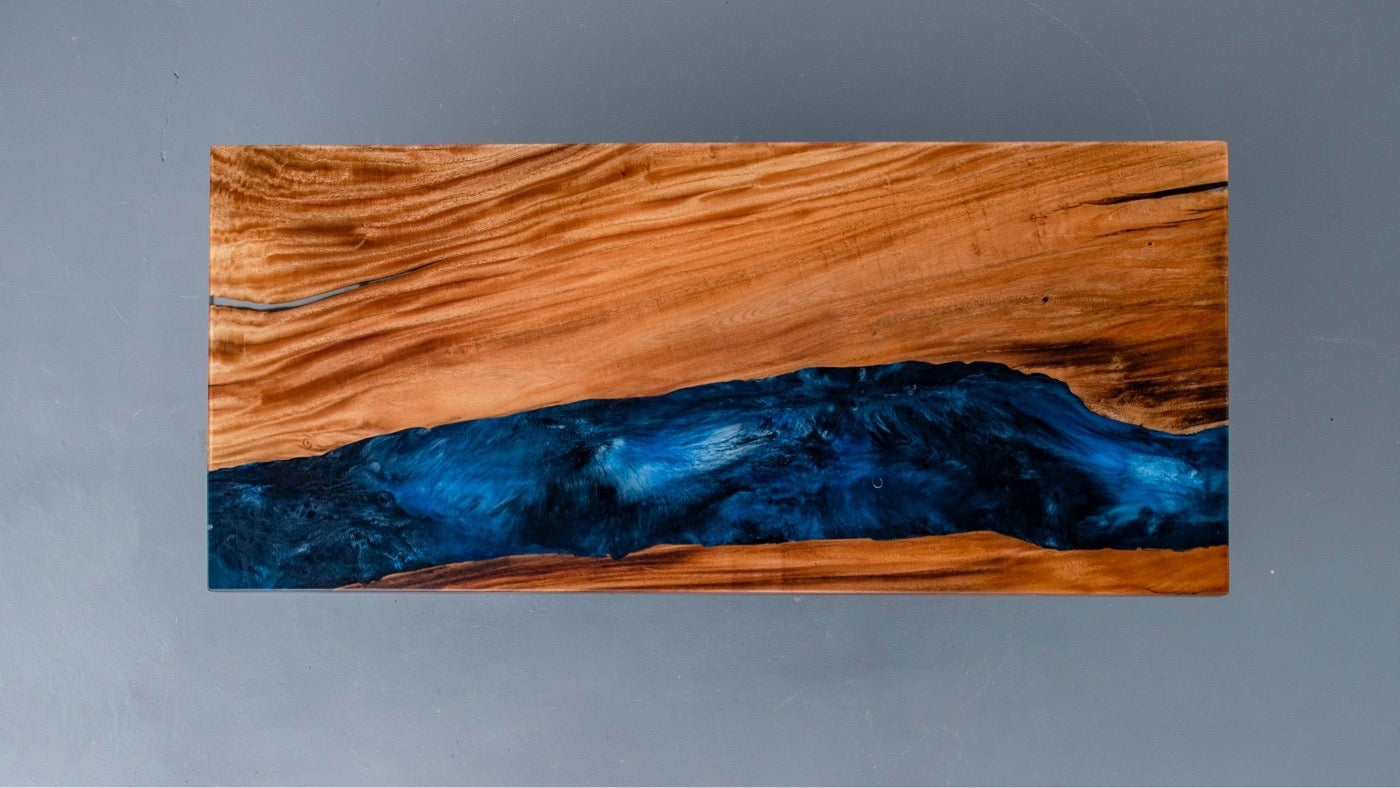 Blauer Tiefsee-Südamerika-Walnuss-Epoxidharztisch, Epoxidharz-Kunstwerk