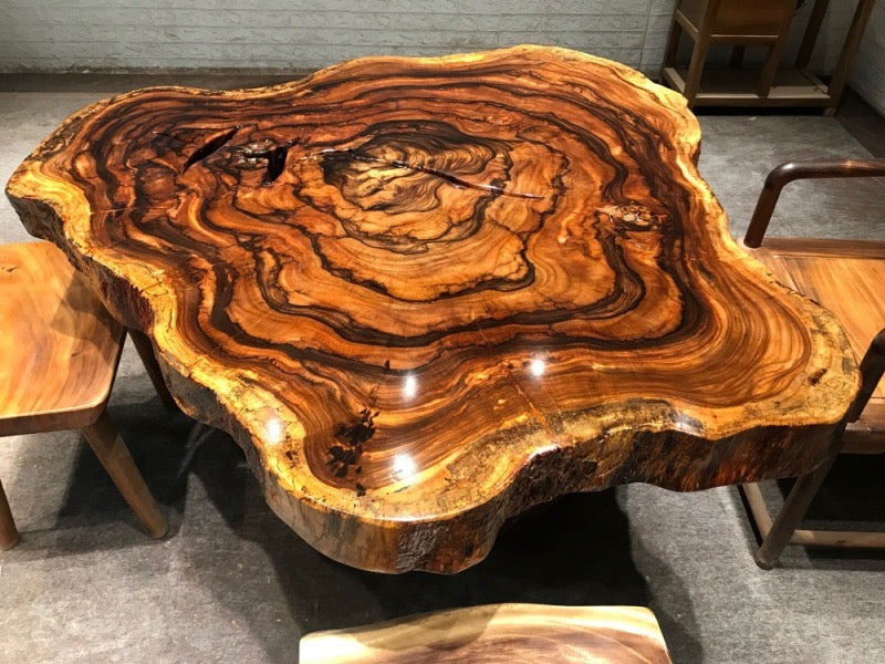 live edge wood round Beli noir wood dining table