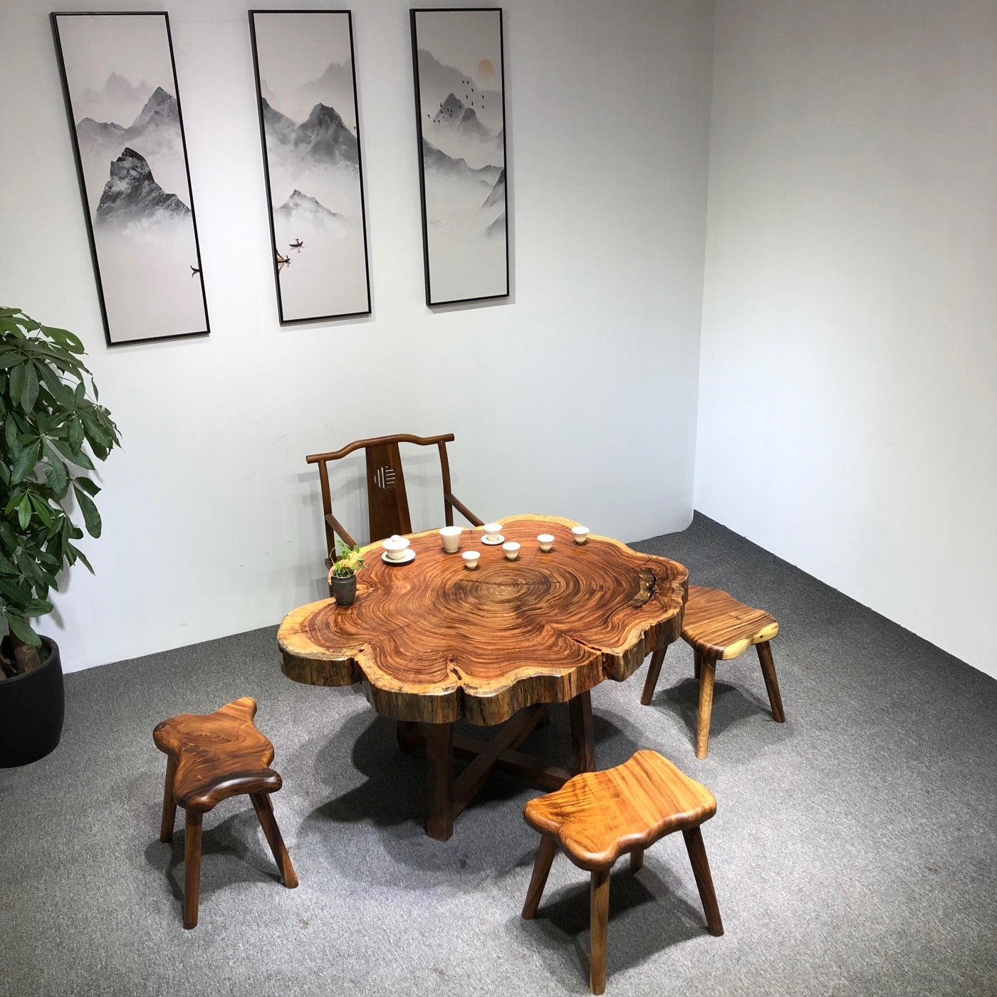 live edge round dining room table, live edge round kitchen table, round live edge table top - SlabstudioHongKong