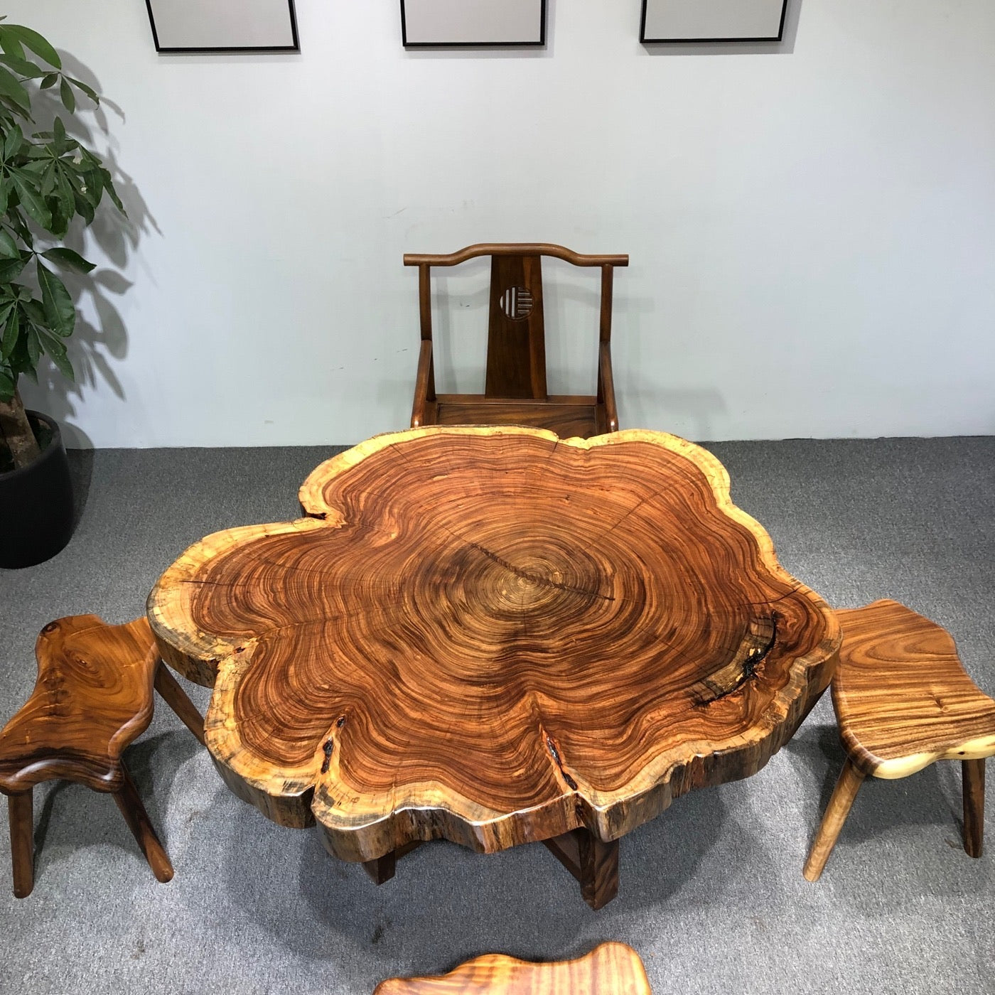 live edge round dining room table, live edge round kitchen table, round live edge table top - SlabstudioHongKong