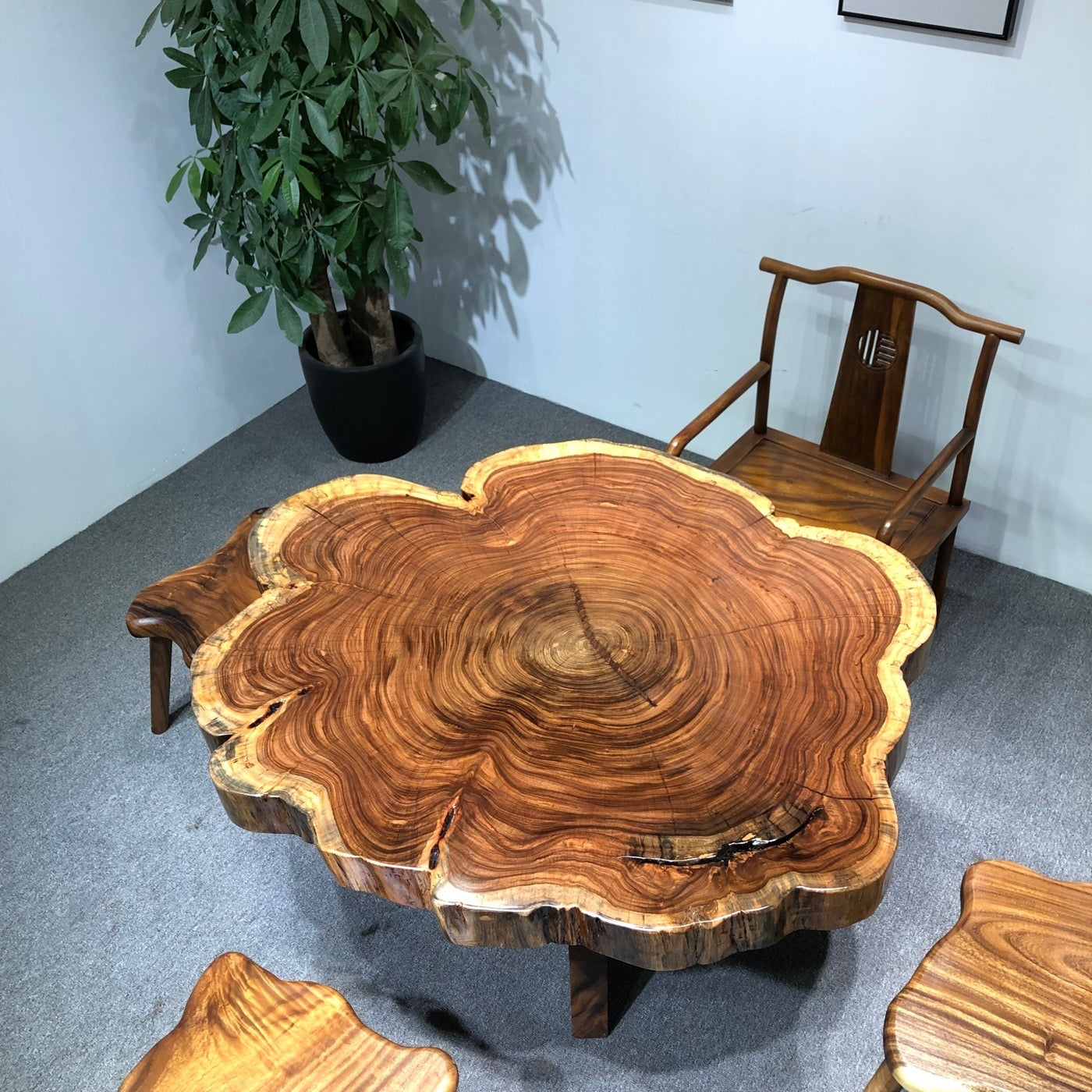 live edge round dining room table, live edge round kitchen table, round live edge table top - SlabstudioHongKong
