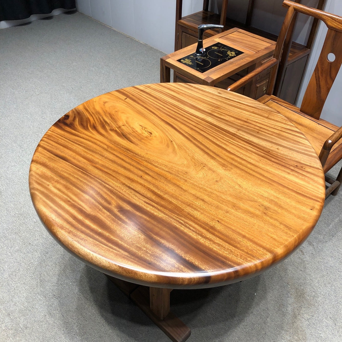 round live edge table, round wood dining table, one piece wood table - SlabstudioHongKong