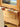 Vitrine, Schränke aus gebeiztem Eschenholz, Schränke aus Kirschholz, Schränke aus lackiertem Holz