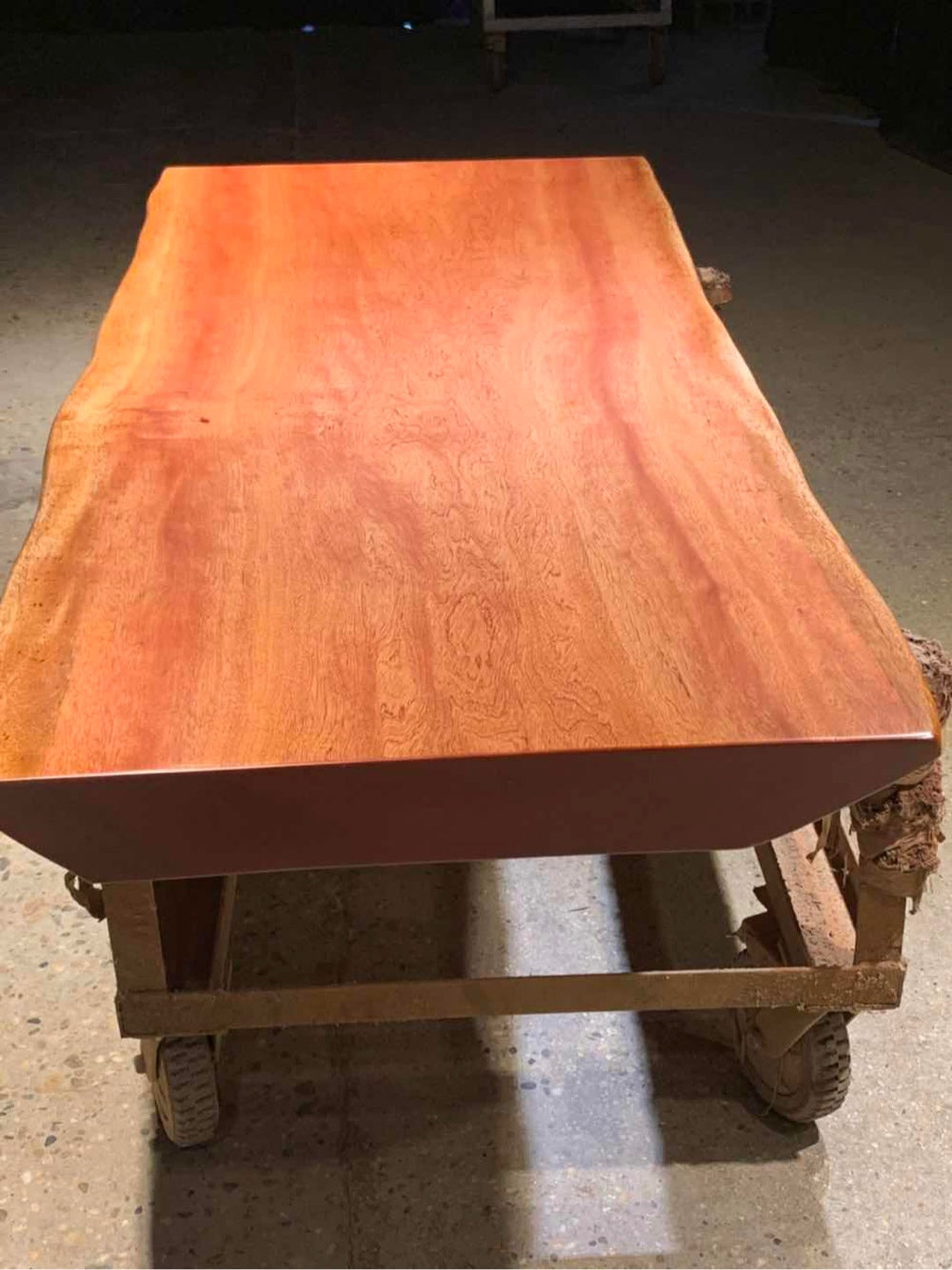 Losa de mesa rosa, <tc>Bintangor</tc> Construcción de mesa de losa de madera