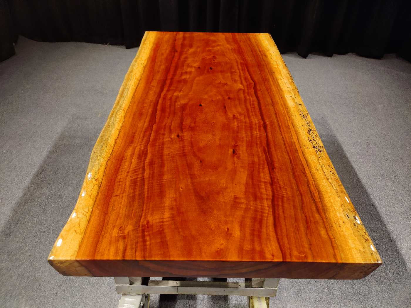 Tavolo da pranzo Zambia in lastra di legno, <tc>Rhodesian Copal wood</tc> gambe del tavolo in lastra