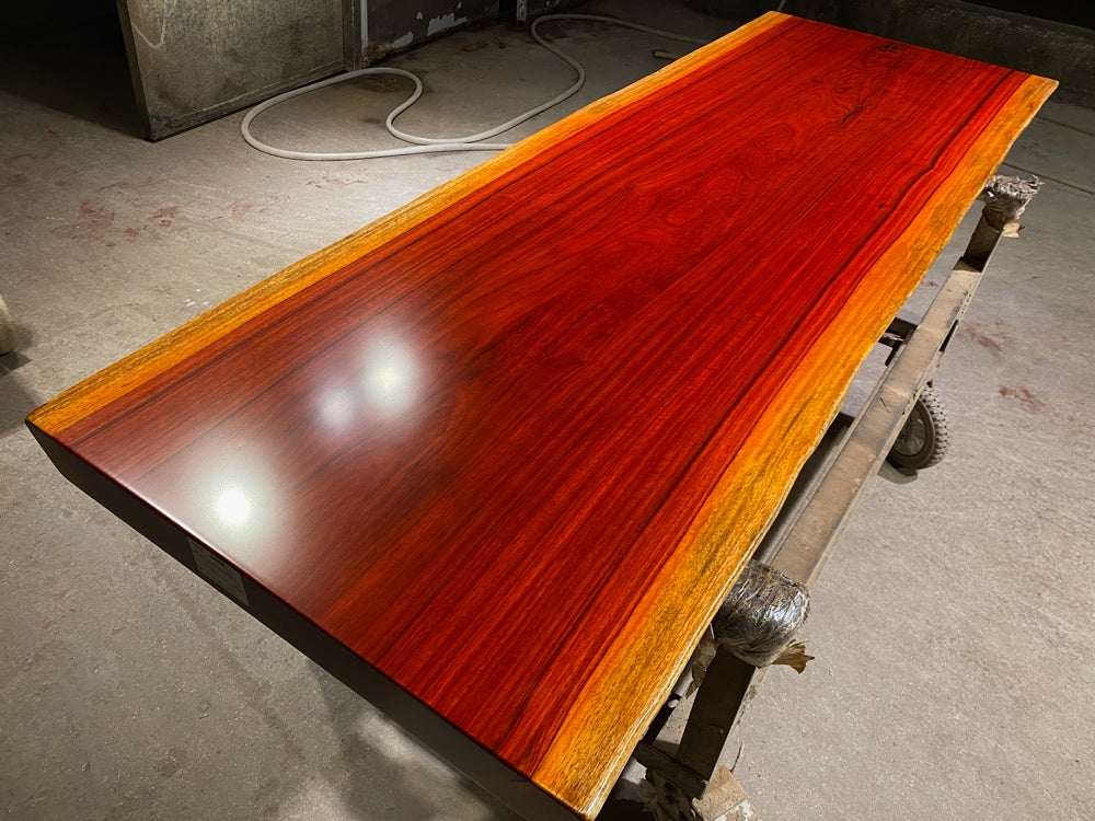 Mesa de jantar personalizada em madeira natural, <tc>Padauk</tc> Laje de madeira, africana <tc>Padauk</tc>