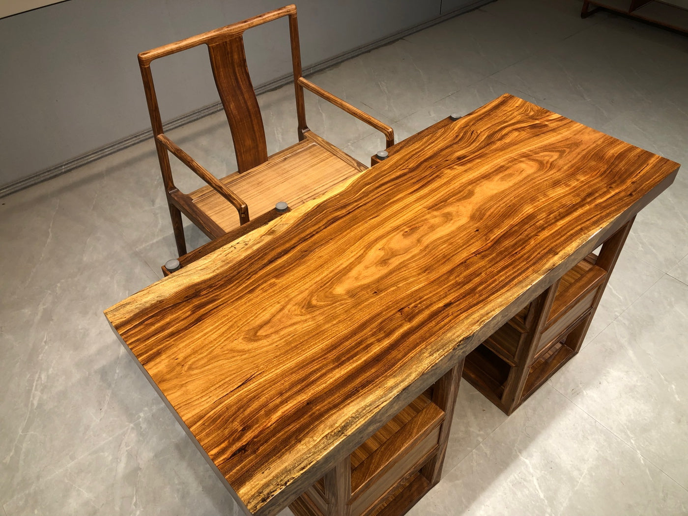 Lastra di cedro rosso/cedro con bordo vivo/tavolo, lastra per mensola/legno con bordo vivo