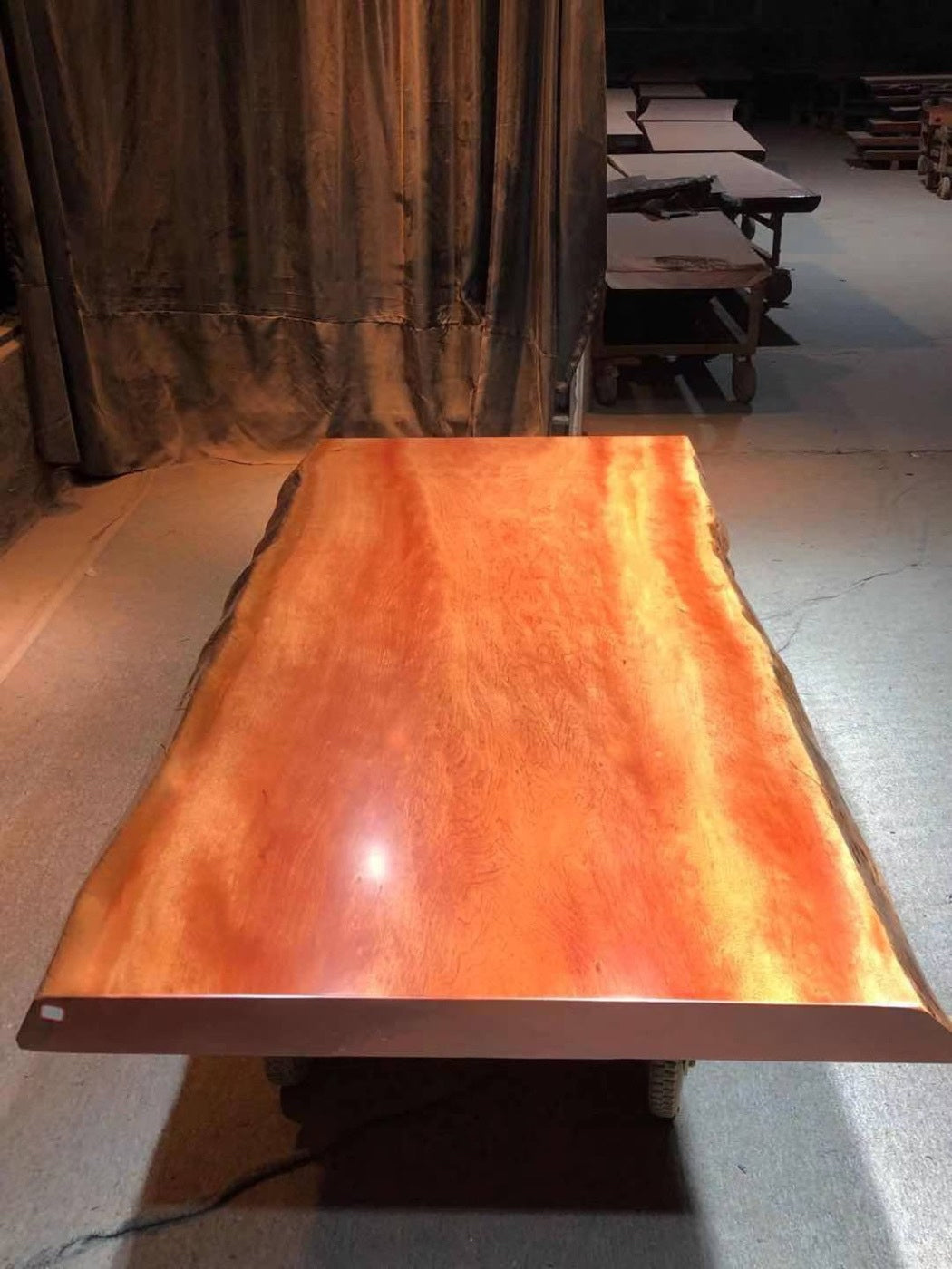 <tc>Bintangor</tc> mesa de entrada de losa de madera, mesa de losa con borde vivo, losa de madera de Papúa Nueva Guinea