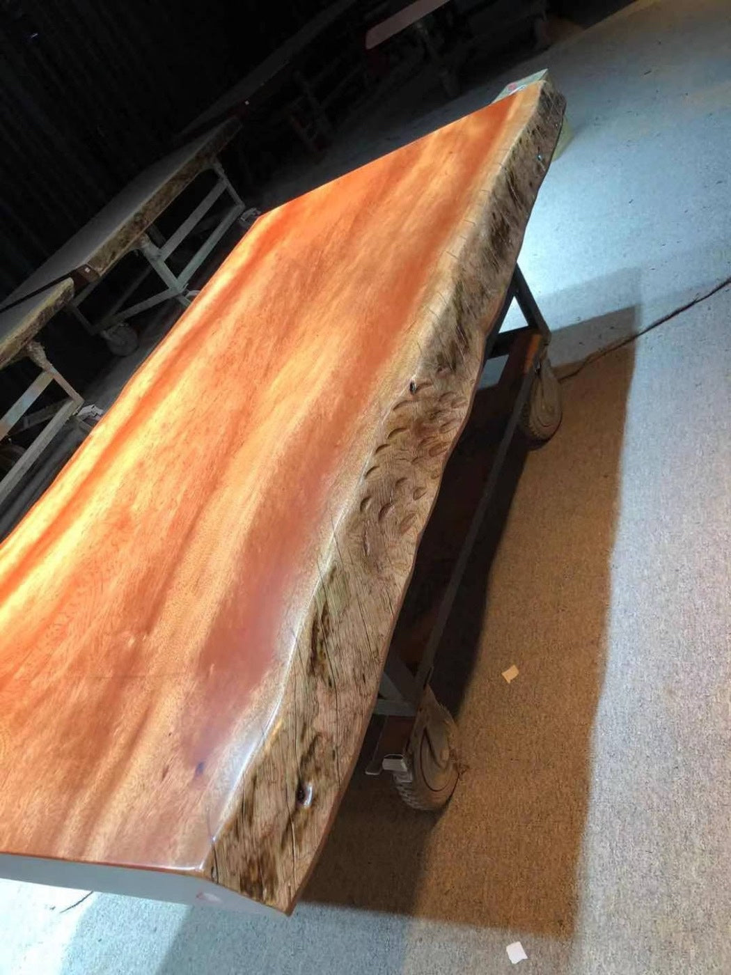 <tc>Bintangor</tc> mesa de entrada de laje de madeira, borda viva da mesa de laje, Laje de madeira de Papua Nova Guiné
