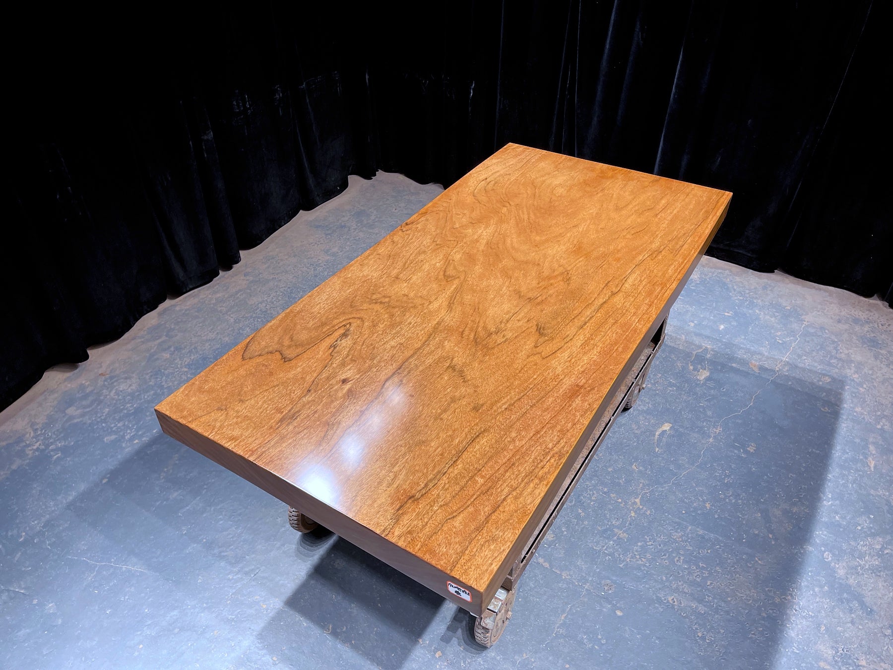 Losa de madera de Terminalia Catappa, tablero de mesa de madera con borde vivo de Terminalia catappa