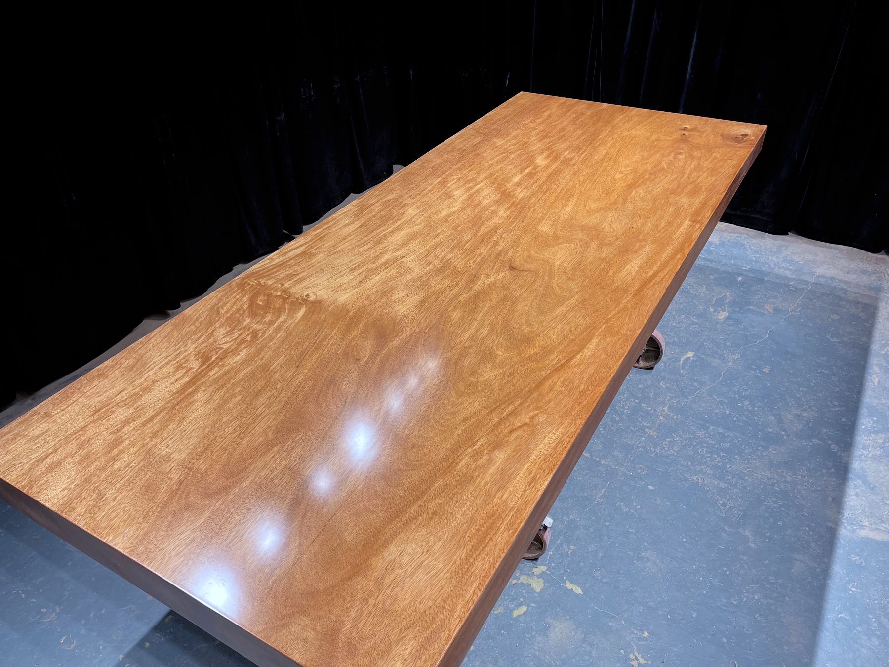 Terminalia Catappa Holzplatte für Arbeitsplatten oder Tische, ofengetrocknete Platte, Live Edge Tisch