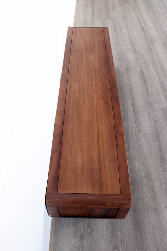 Mueble para TV de madera maciza: encanto atemporal, elegancia robusta