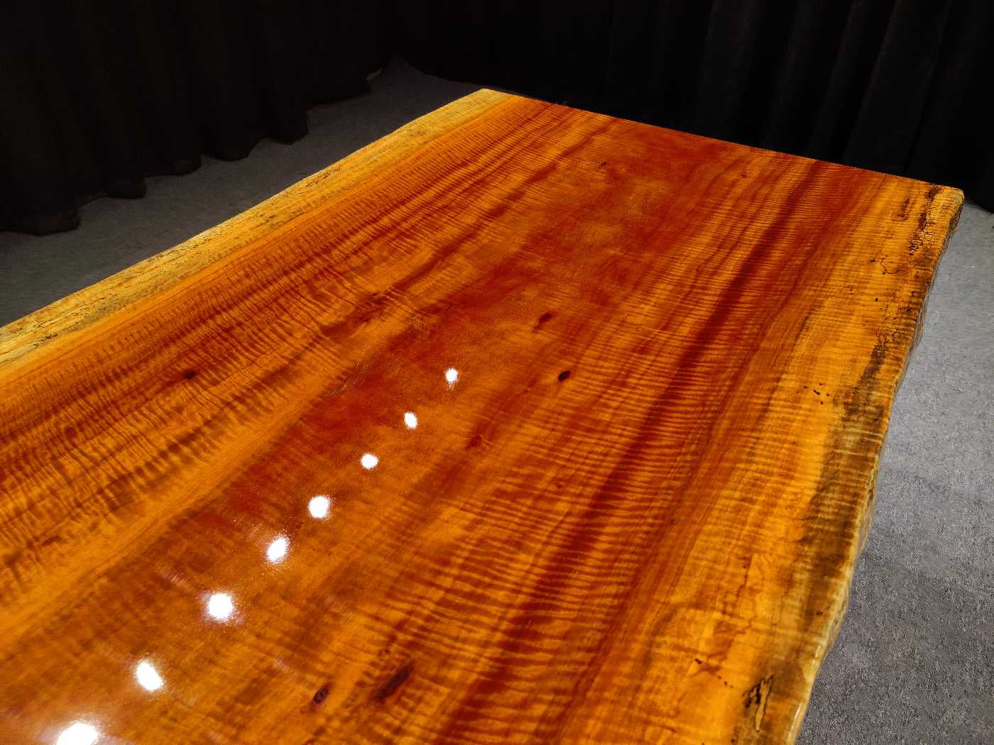 Lastra da tavolo in legno massello Zambia, <tc>Rhodesian Copal wood</tc> tavolo con lastra con bordo vivo
