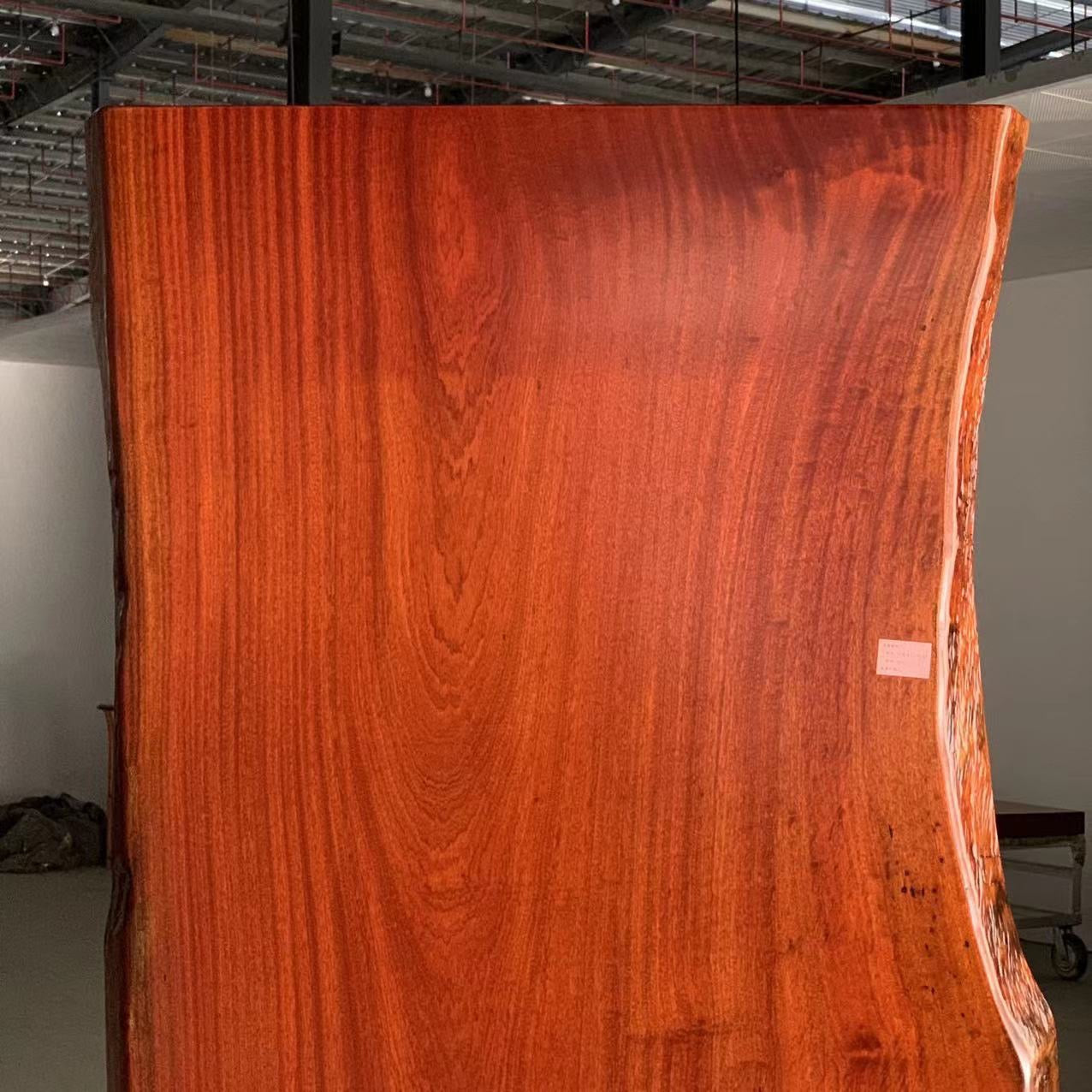 Afrikanische Holzplatte, Sapeli-Holzplattentisch