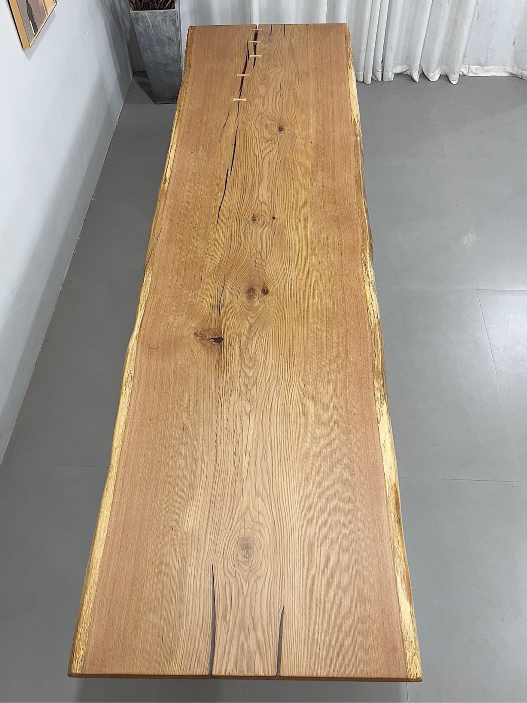Mesa personalizada, mesa de comedor de borde vivo, mesa de comedor de madera maciza de roble