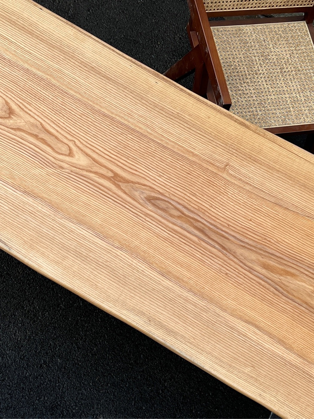 Mesa de losa de madera de América del Norte, mesa de losa de borde vivo de madera de fresno
