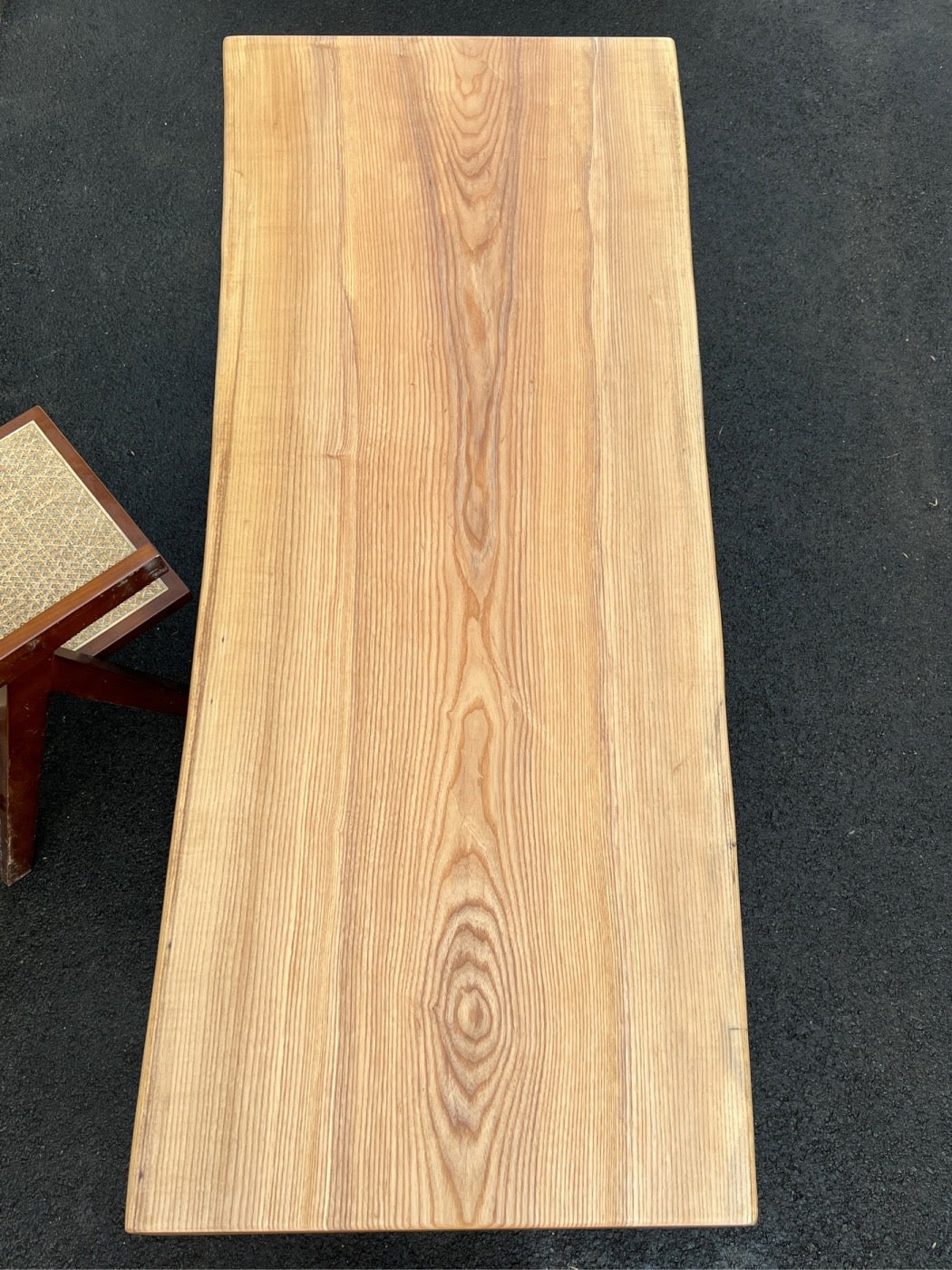 Bordsskiva i nordamerikansk träskiva, bord med levande kant av Ash Wood