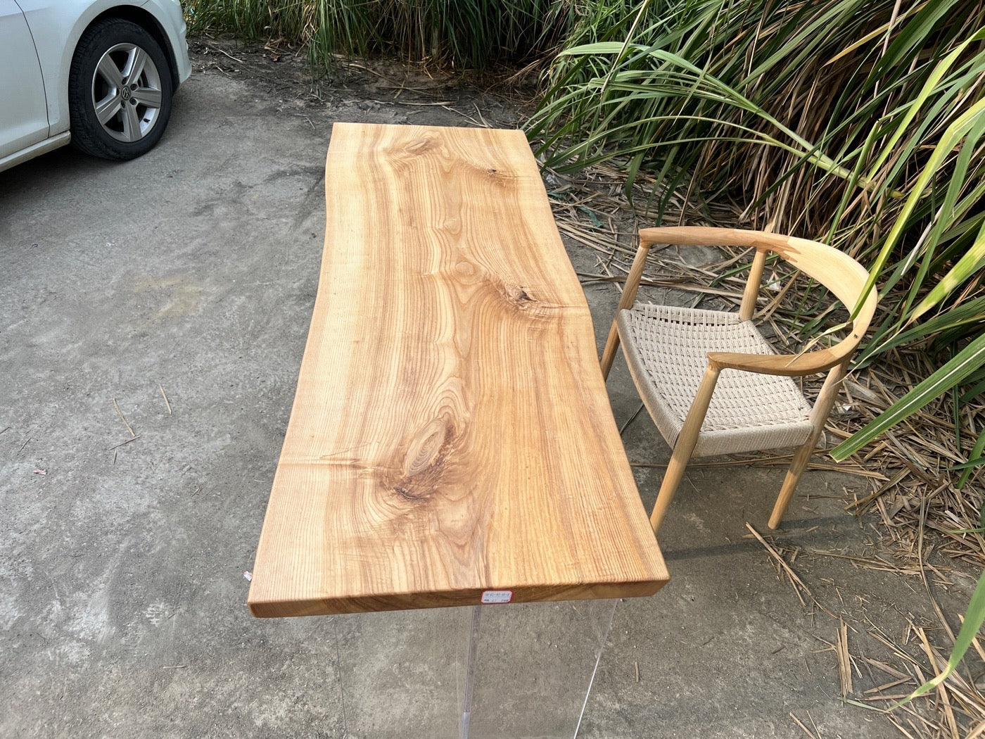 حافة الطاولة المستديرة ذات الحافة الحية، طاولة الحافة الحية من خشب أمريكا الشمالية، طاولة القهوة المصنوعة من خشب الرماد