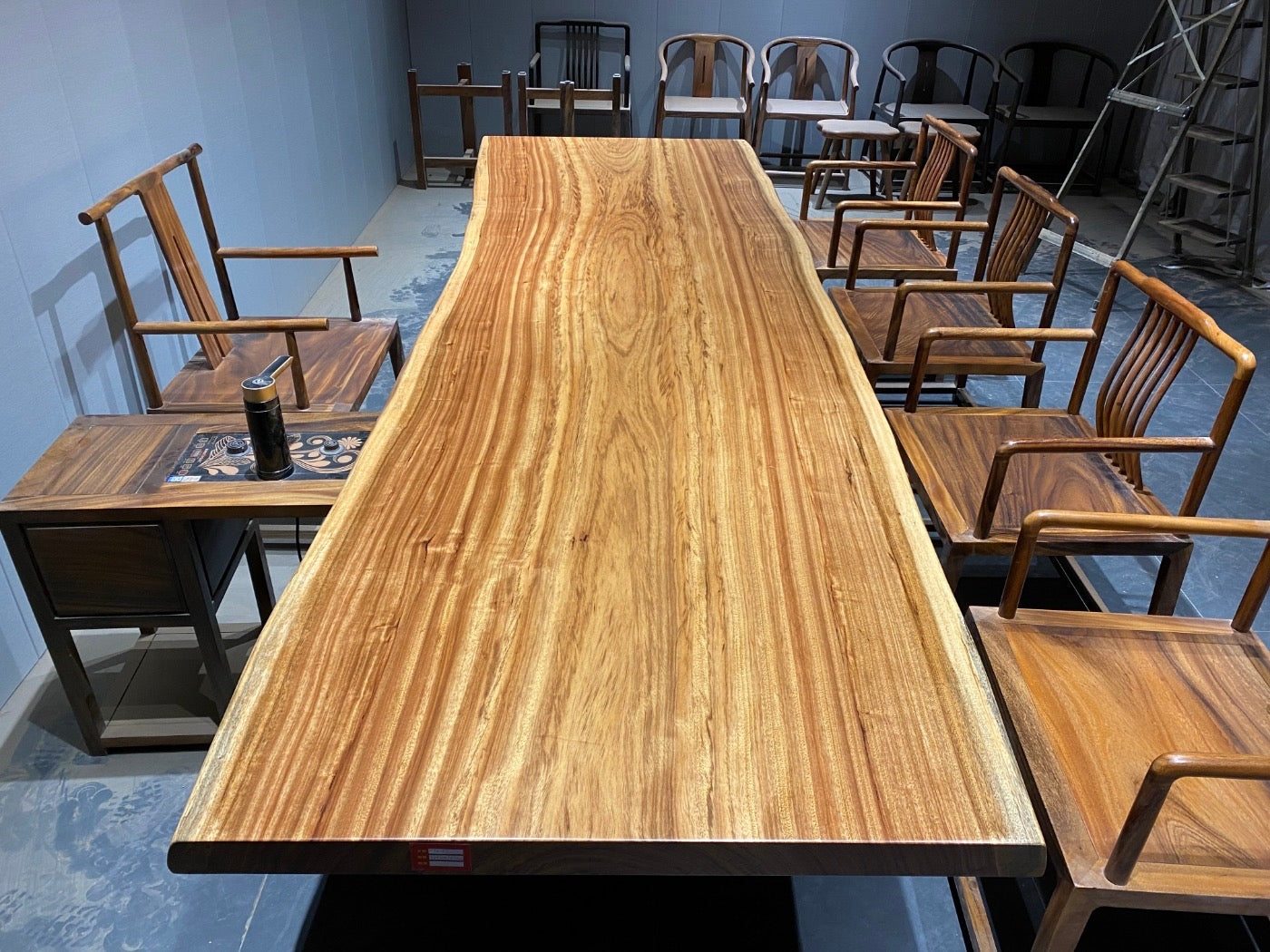 Mesa de jantar exclusiva, mesa de madeira artesanal da África Ocidental