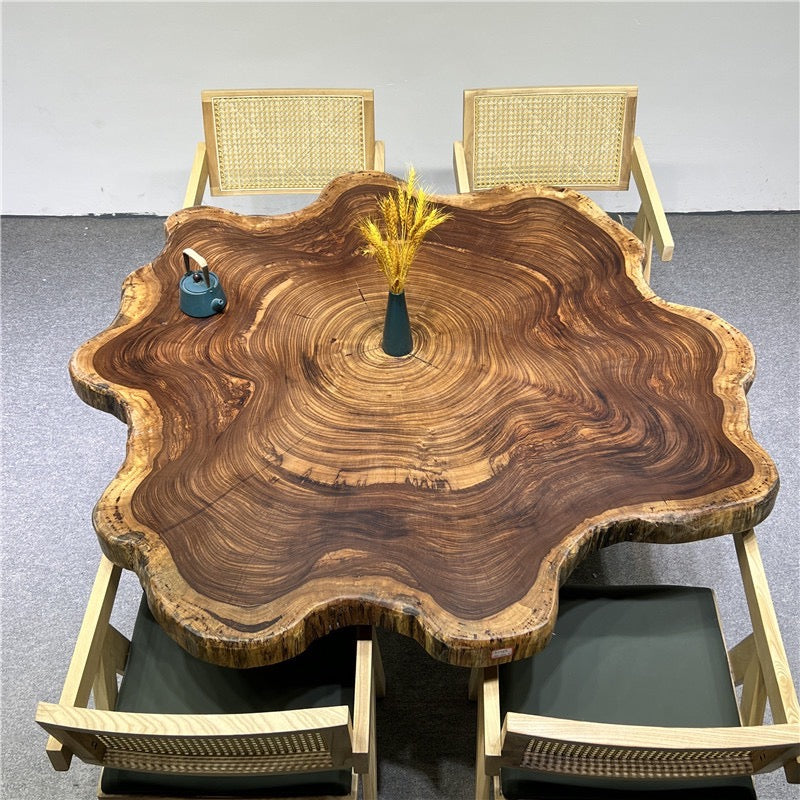 mesa redonda grande com borda viva, tampo de mesa redonda com borda viva, mesa de centro de meados do século