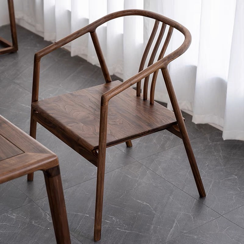 sedia in legno nero, sedia artigianale, sedia fatta a mano della metà del secolo, sedie in noce dallo stile semplice