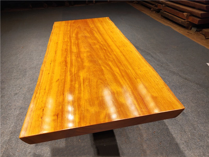 Dalle Chiviri, bureau en bois, bureau en bois, table à manger Live Edge, table en bois massif personnalisée