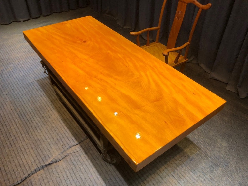 Scrivania Chiviri, scrivania in legno, tavolo da pranzo Live Edge, tavolo in legno massello personalizzato