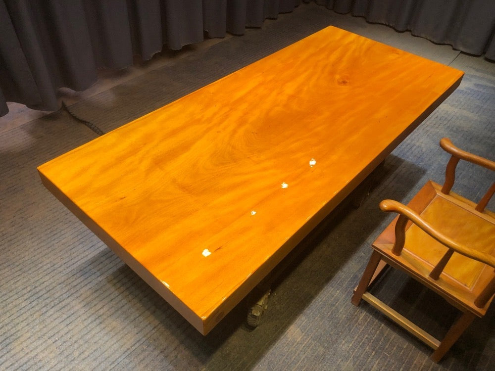 Chiviri skrivbord, trä skrivbord, Live Edge matbord, anpassat massivt trä bord