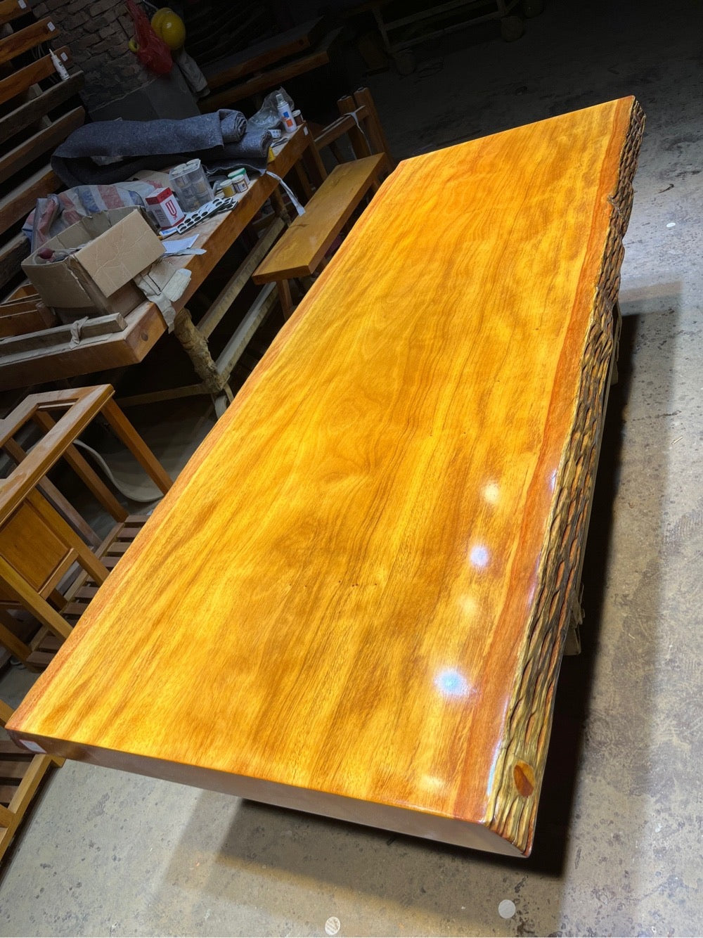 losa, mesa de comedor de losa, mesa Chiviri de borde vivo, escritorio de madera natural de comedor personalizado