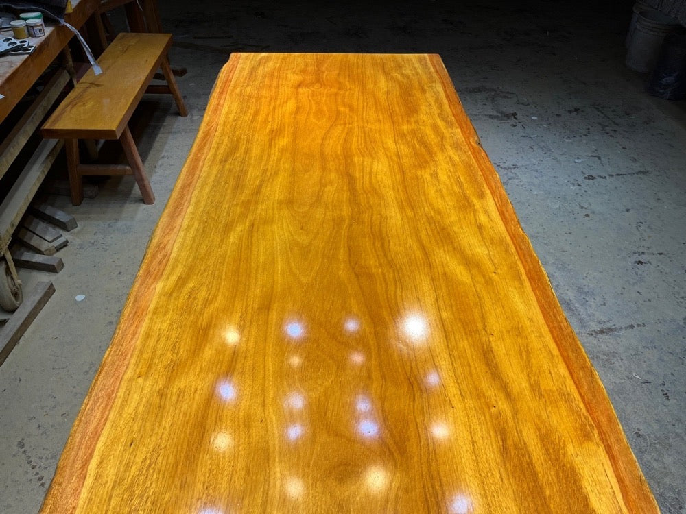 بلاطة ، طاولة طعام بلاطة ، طاولة Chiviri ذات الحافة الحية ، مكتب خشبي طبيعي مخصص لتناول الطعام