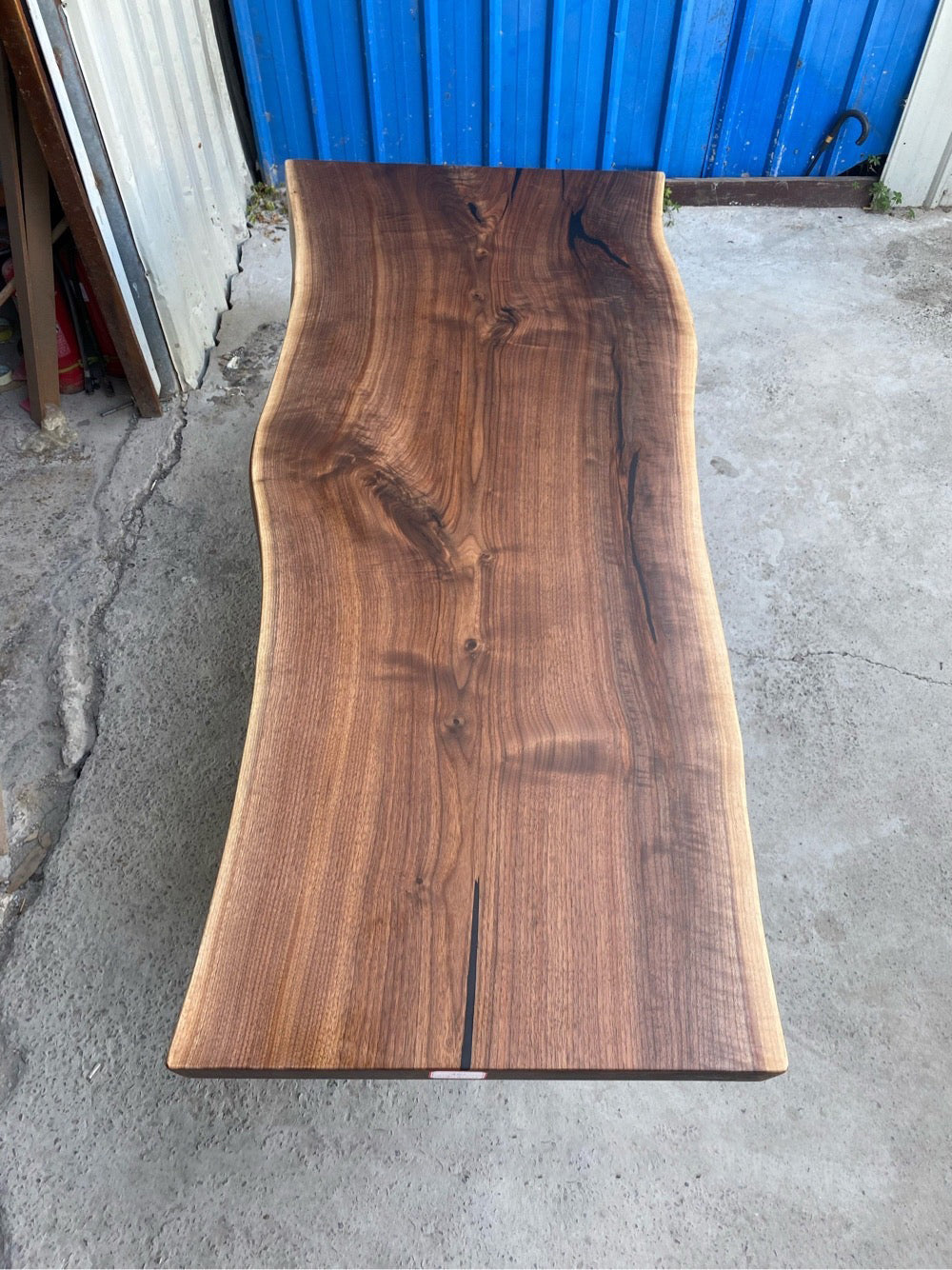طاولة خشبية، طاولة مطبخ ذات حافة حية، لوح من خشب الجوز الأسود
