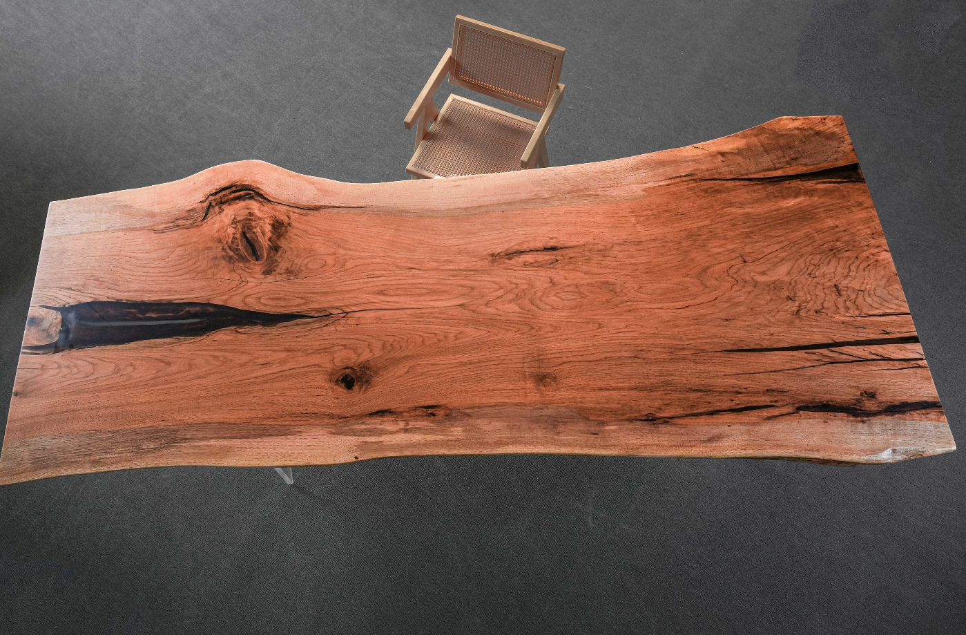 Massivholztisch aus Kirschholz, Tischplatte aus Live Edge-Kirschholz, Tisch aus Live Edge-Eiche