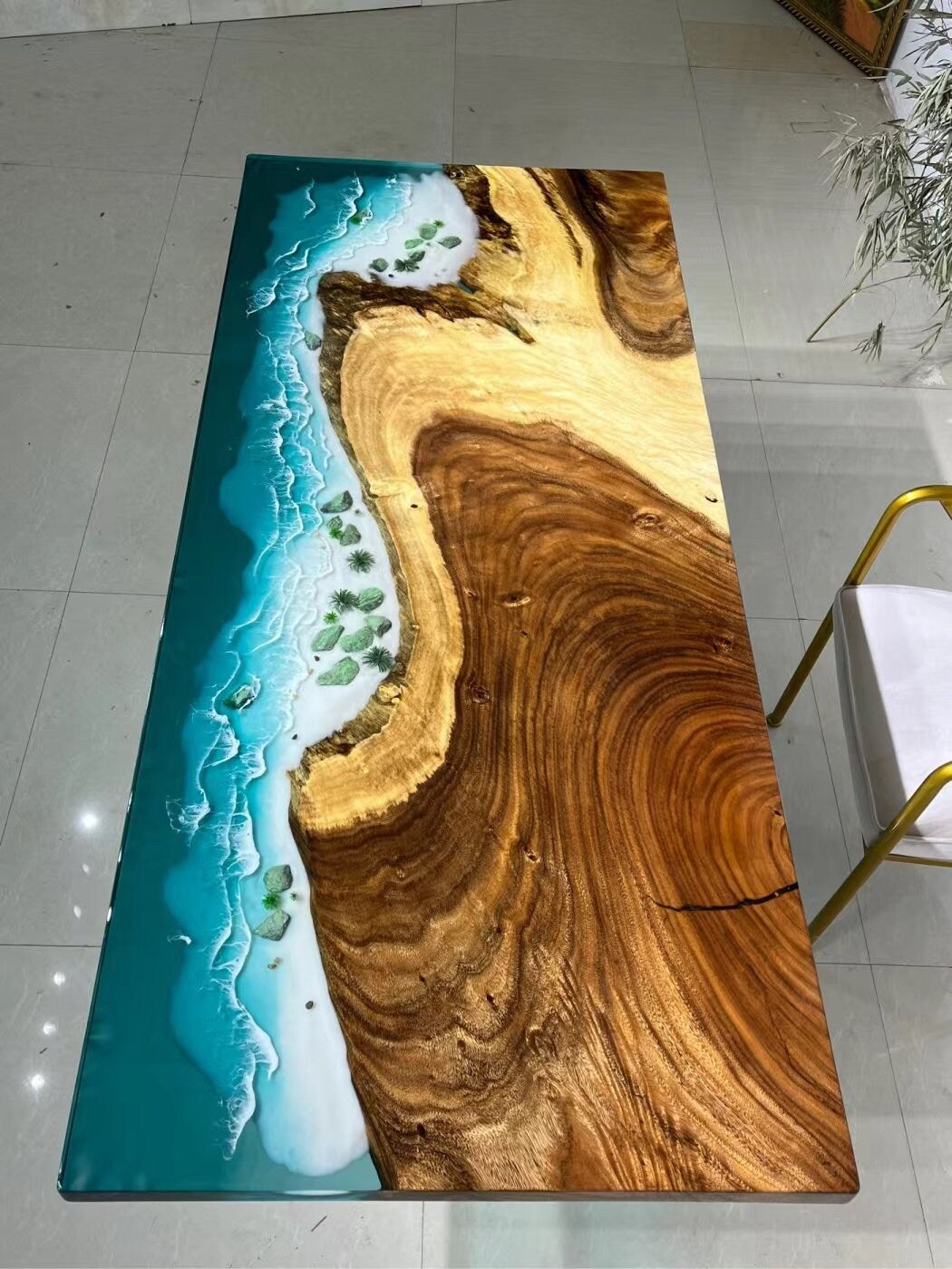 sculpture époxy style océan en bois massif résine art cristal clair artisanat meuble haut