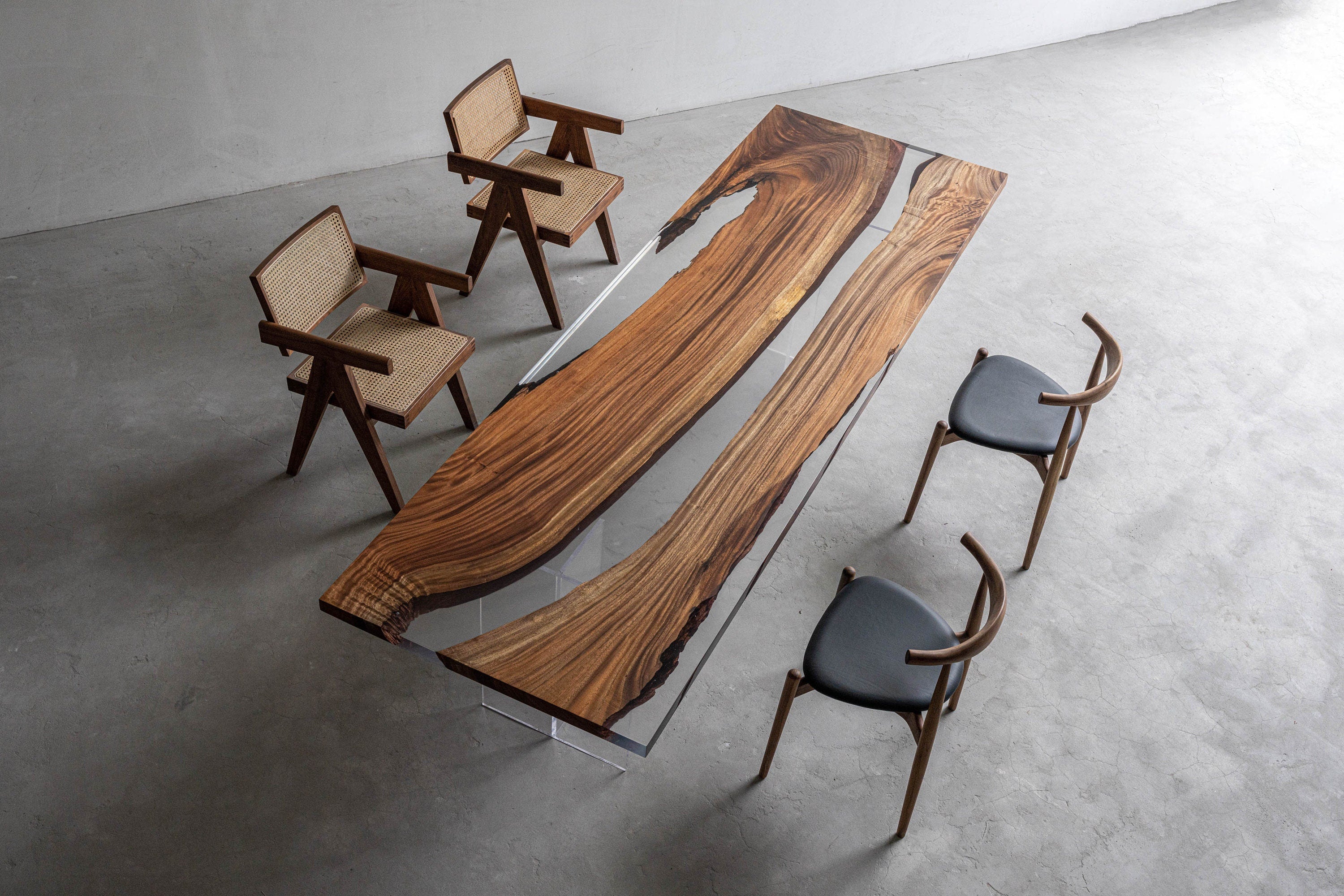 ダイニングテーブルエポキシデスク、コーヒーテーブル、高級リバークリアエポキシ木製テーブル