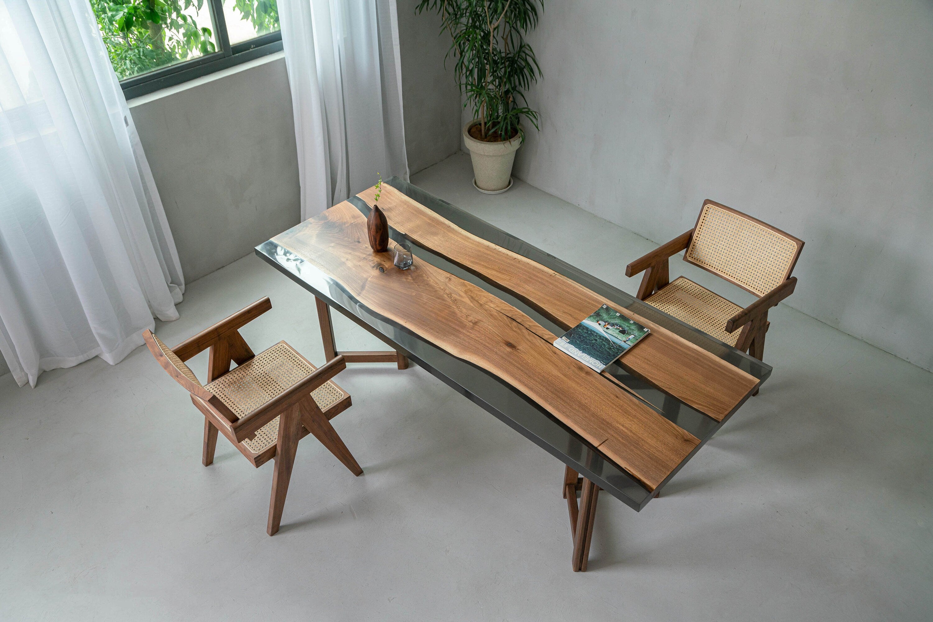 Epoxy Table, Grouss Epoxy Iessdësch, Family Style Table, Big Resin Table