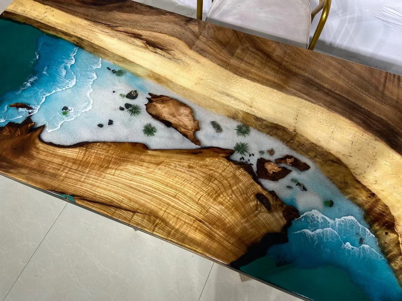 Mesa epoxi, mesa de madera natural, mesa de comedor de río de resina de nogal