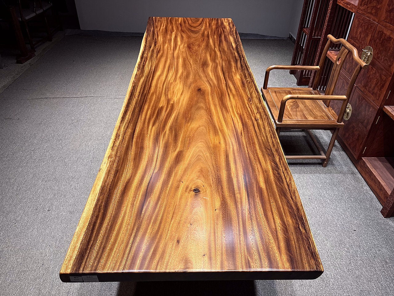Mesa de madeira maciça, mesa Live Edge, móveis Live Edge, mesa de jantar de nogueira, mesa de jantar Live Edge