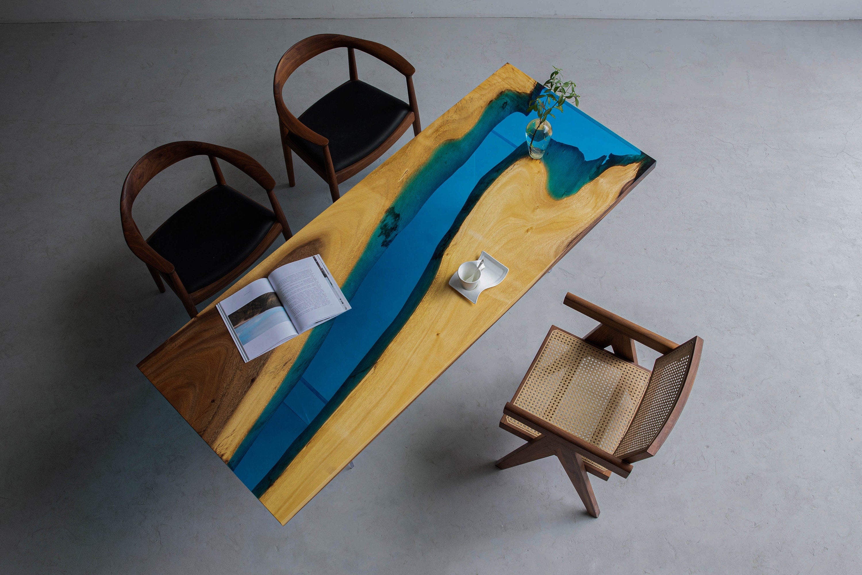 mesa de cocina epoxi, mesa de río azul, mesa de epoxi de río azul, losa de epoxi, escritorio de epoxi