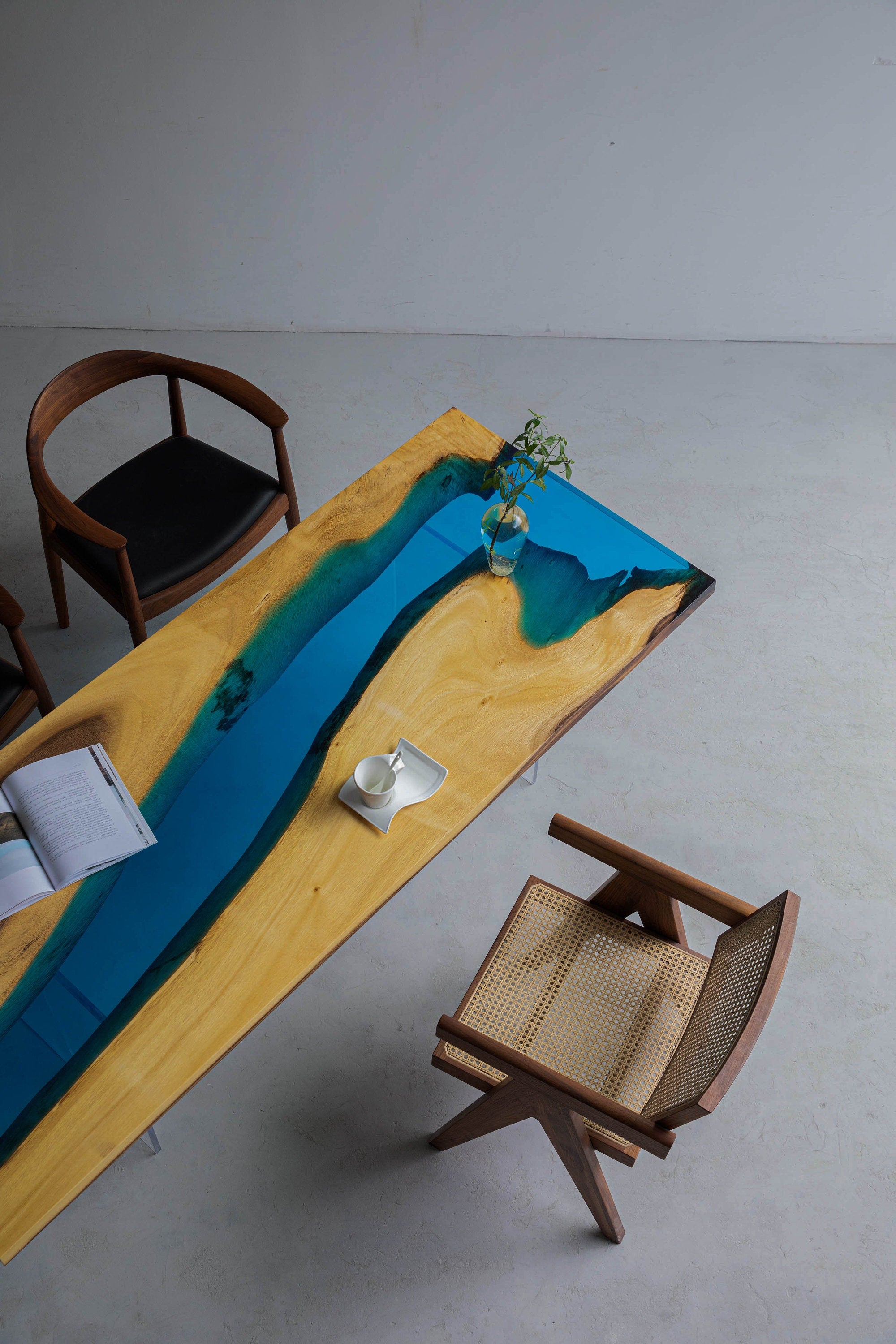 tavolo da cucina epossidica, tavolo Blue River, tavolo epossidica Blue River, lastra epossidica, scrivania epossidica