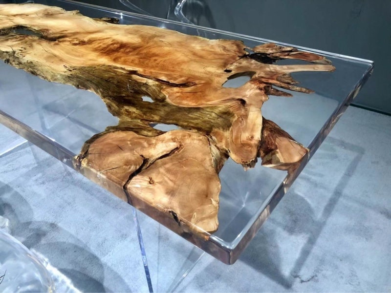 Tampo de mesa de resina epóxi transparente de obras de arte essenciais com mesa de jantar de madeira natural e mesa de centro