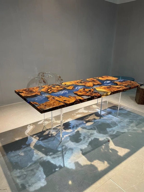 طاولة Live edge المصنوعة يدويًا، طاولة Live Edge من راتنجات الإيبوكسي الفريدة من نوعها، خشب الكافور النهري